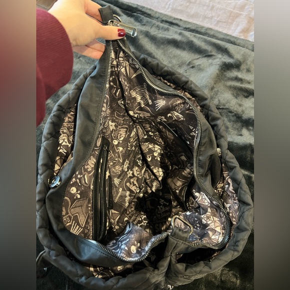 Steve Madden quilted pattern tote bag - Picture 7 of 7